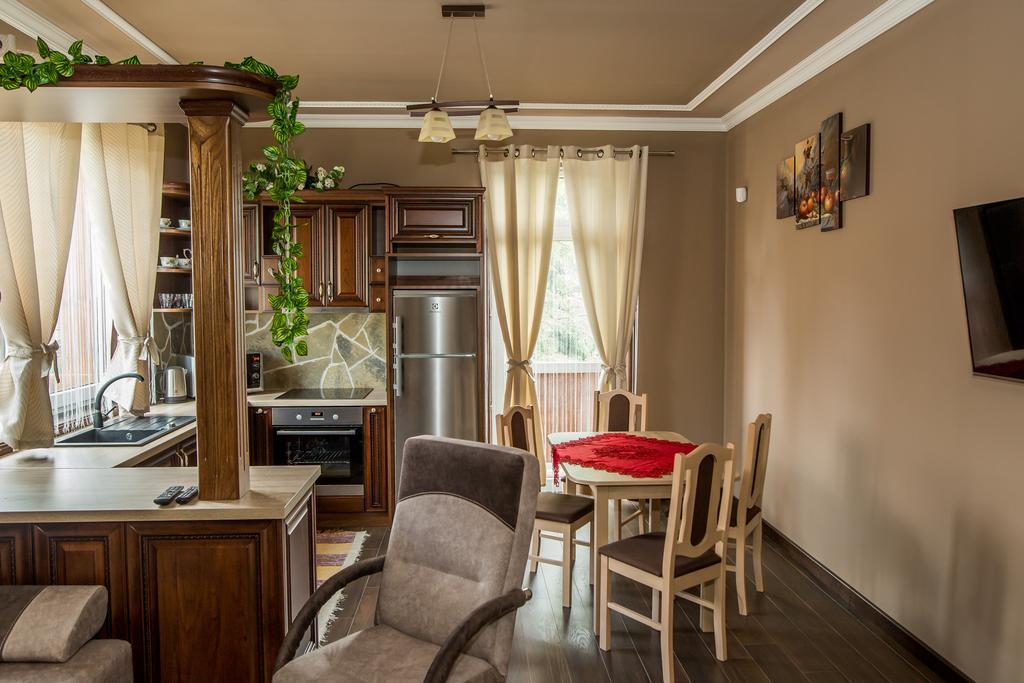 The Golden Eagle Apartment วิสโซเค ดาตรี ภายนอก รูปภาพ