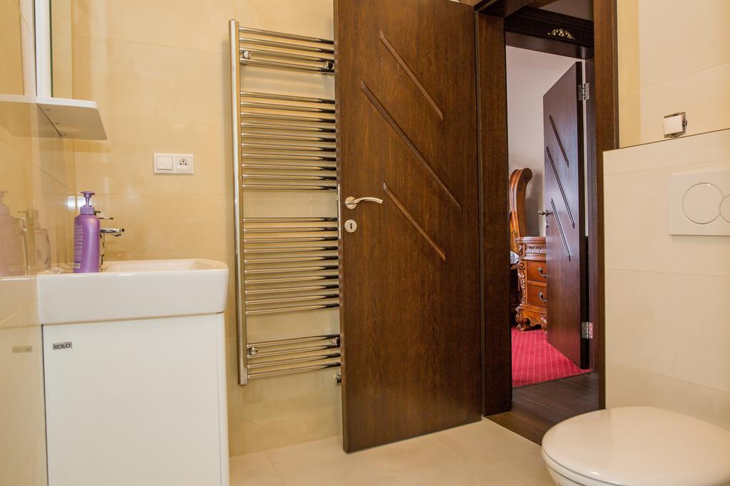 The Golden Eagle Apartment วิสโซเค ดาตรี ภายนอก รูปภาพ