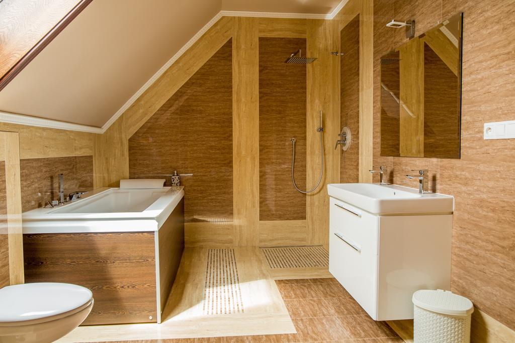 The Golden Eagle Apartment วิสโซเค ดาตรี ภายนอก รูปภาพ