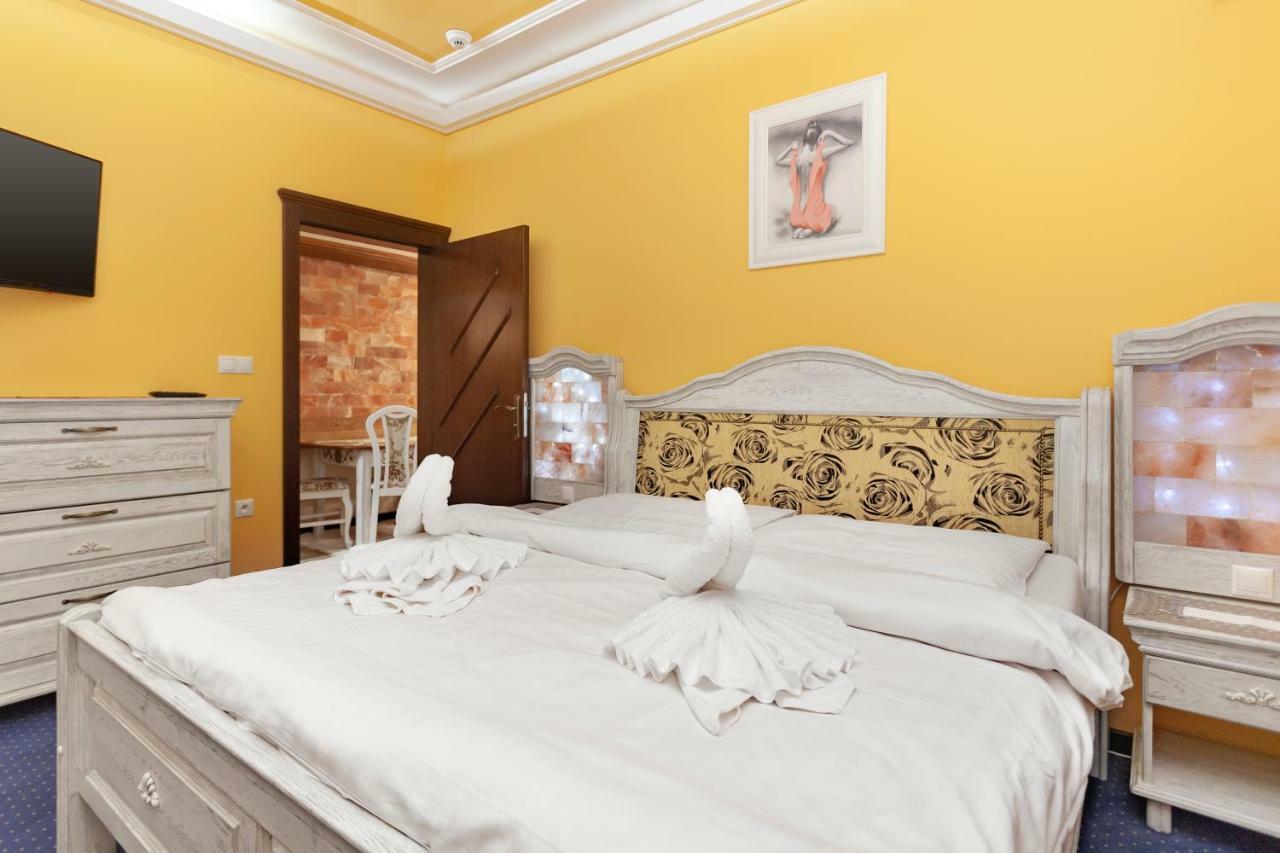 The Golden Eagle Apartment วิสโซเค ดาตรี ภายนอก รูปภาพ